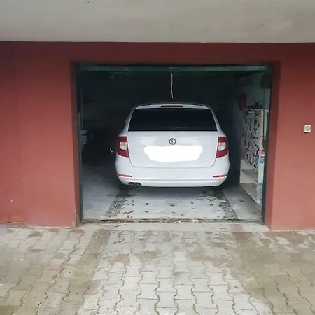 Ryll 아파트 브라운라제